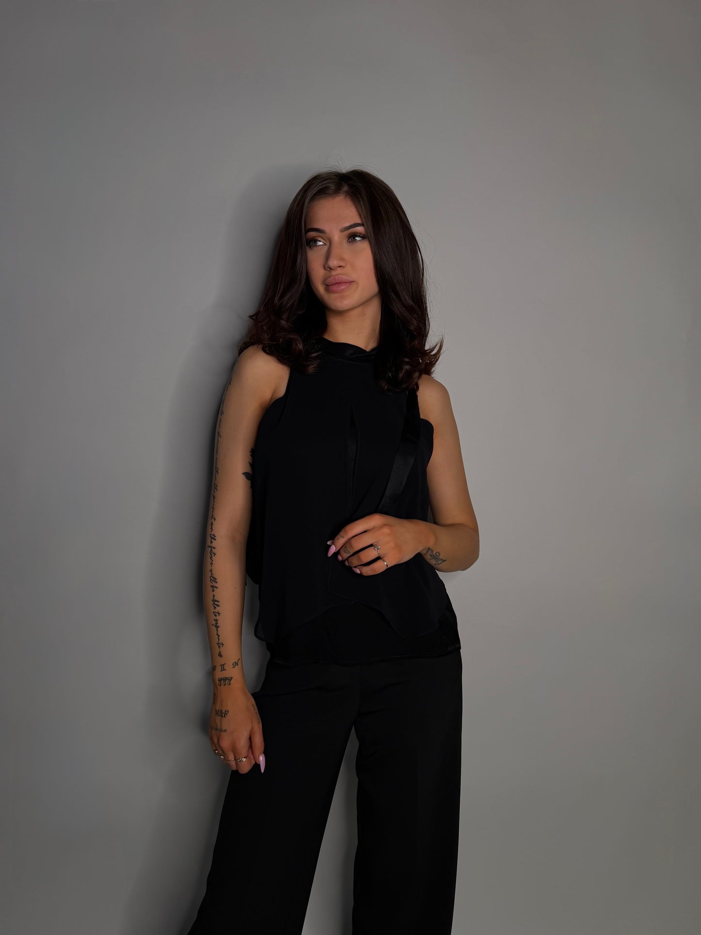 Elegant Sleeveless Blouse