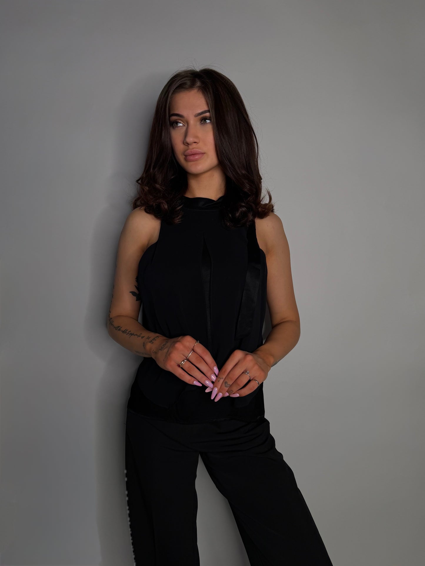 Elegant Sleeveless Blouse