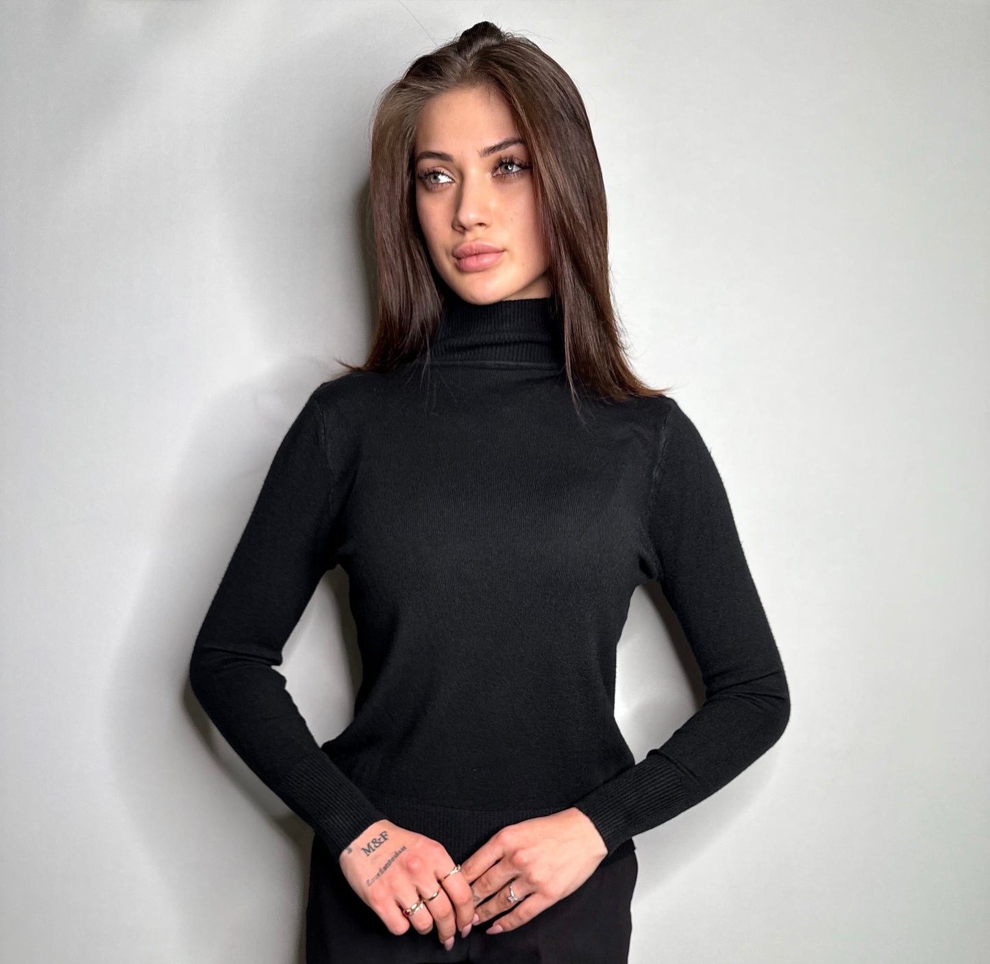 Loose-fitting high-neck sweater